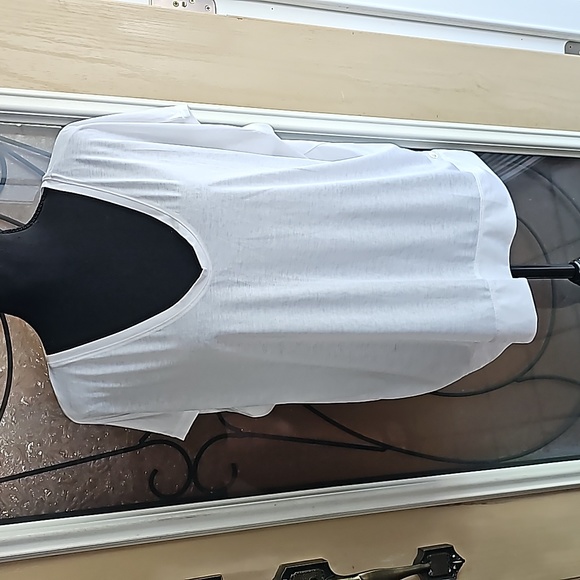 White short sleeve workout top - Picture 2 of 9